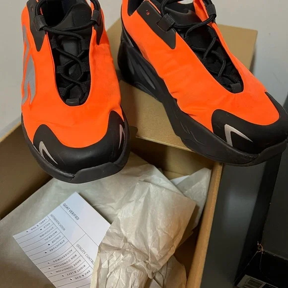 Yeezy boost 700 kids size 1yr authentic goat verified